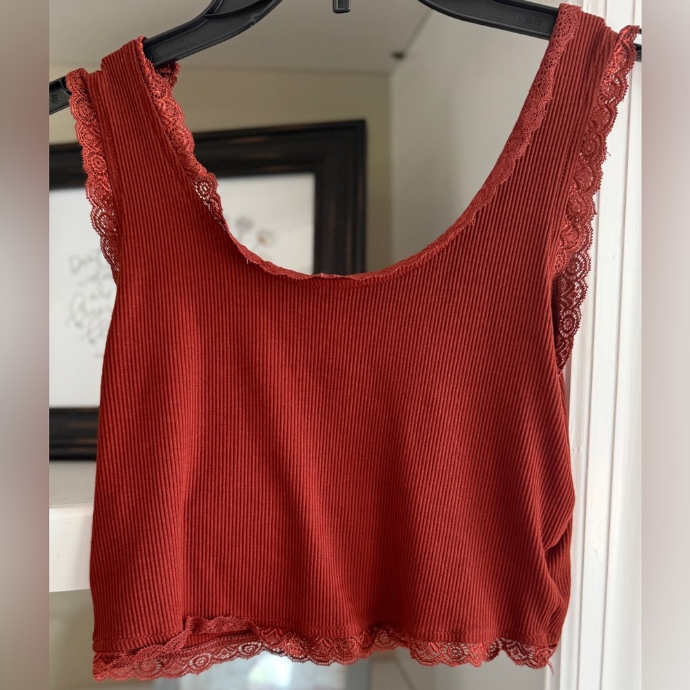 Cropped Lace Tank top Sz M